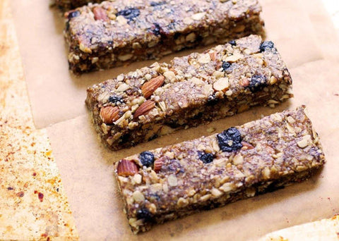 Μπάρες βρώμης με μέλι & ταχίνι (χωρίς ψήσιμο) | Enallaktiko.gr