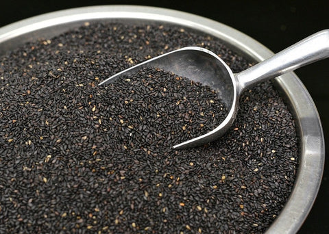 Μαύρο σουσάμι: Η διατροφική αξία & τα οφέλη του | Enallaktiko.gr