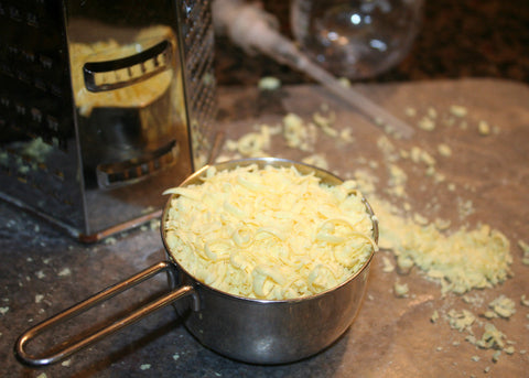 DIY: Εύκολο κρεμοσάπουνο από σαπούνι ελαιολάδου | Enallaktiko.gr