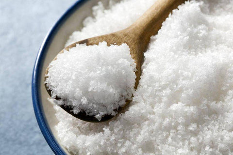 Smart tips: Πότε πρέπει να μπαίνει το αλάτι στο φαγητό; | Enallaktiko.gr