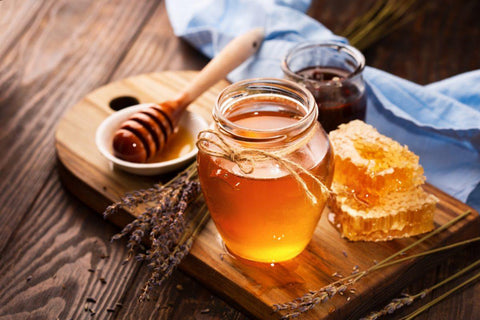 Πώς νοθεύεται το μέλι ή γιατί το μέλι πρέπει να είναι ακριβό | Enallaktiko.gr