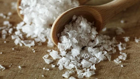 Πόσο αλάτι πρέπει να καταναλώνουμε ημερησίως; | Enallaktiko.gr